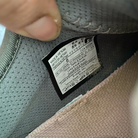 Fila Running Shoes (size 8) - Picture 9 of 12